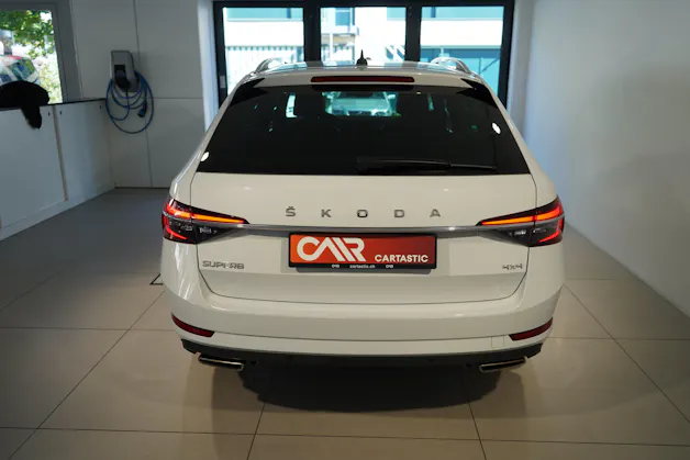 SKODA Superb Combi 2.0 TSI L & K 4x4 DSG