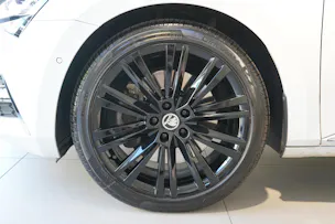 SKODA Superb Combi 2.0 TSI L & K 4x4 DSG