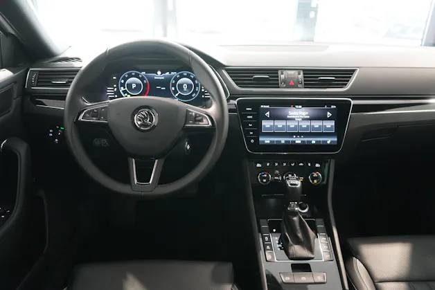 SKODA Superb Combi 2.0 TSI L & K 4x4 DSG