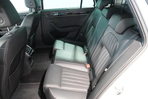 SKODA Superb Combi 2.0 TSI L & K 4x4 DSG