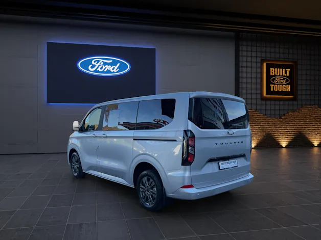 FORD Tourneo Custom Bus 320 L1 2.0 EcoBlue 136 PS Titanium AUTOMAT