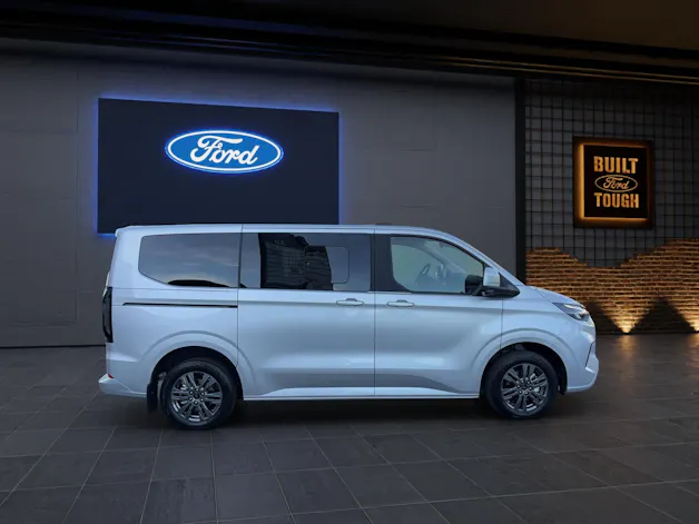 FORD Tourneo Custom Bus 320 L1 2.0 EcoBlue 136 PS Titanium AUTOMAT