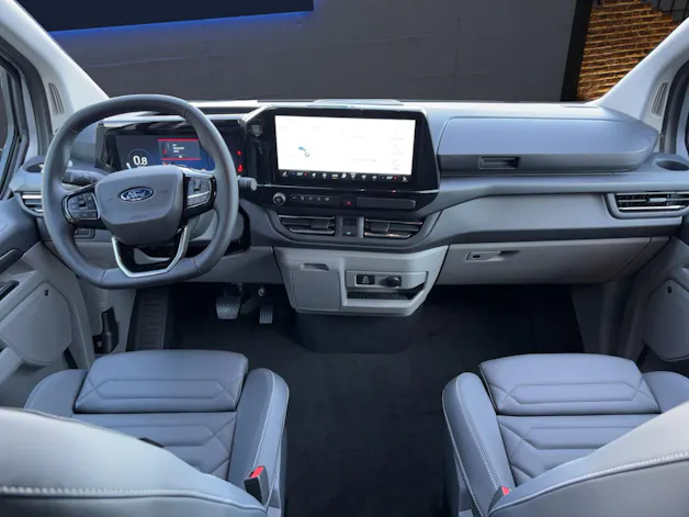 FORD Tourneo Custom Bus 320 L1 2.0 EcoBlue 136 PS Titanium AUTOMAT