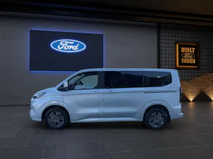 FORD Tourneo Custom Bus 320 L1 2.0 EcoBlue 136 PS Titanium AUTOMAT