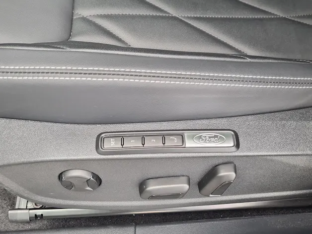 FORD Explorer Extended Range (79 kWh) Premium 4x4 AUTOMAT
