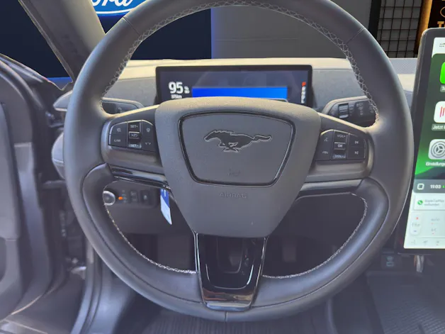 FORD Mustang Mach-E Extended Range 99 kWh 601 PS GT 4x4 AUTOMAT