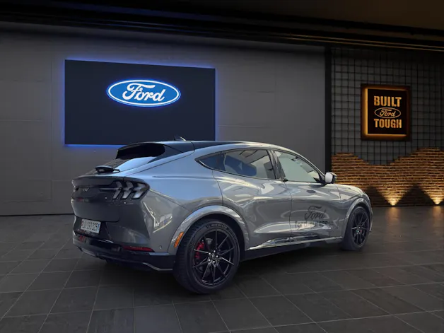 FORD Mustang Mach-E Extended Range 99 kWh 601 PS GT 4x4 AUTOMAT