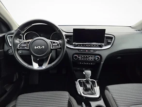 https://vehicle.imgix.net/4470399/fba9f73d-25e0-4cd8-b5a2-1a788a072f84.jpg