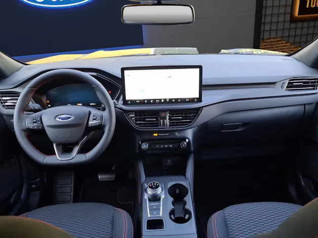 FORD Kuga 2.5i FHEV FULL-HYBRID 183 PS ST-Line 4x4 AUTOMAT