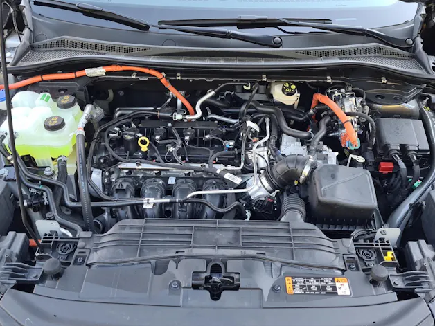 FORD Kuga 2.5i FHEV FULL-HYBRID 183 PS ST-Line 4x4 AUTOMAT