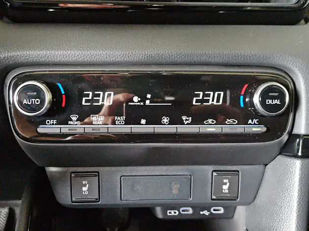 Toyota Yaris 1.5 VVT-i HSD Premium