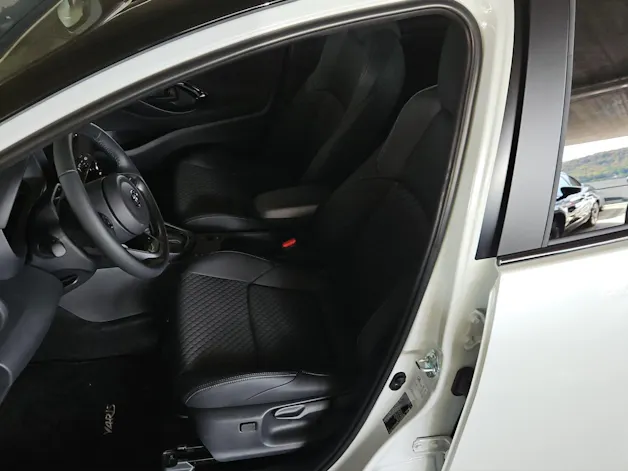 Toyota Yaris 1.5 VVT-i HSD Premium