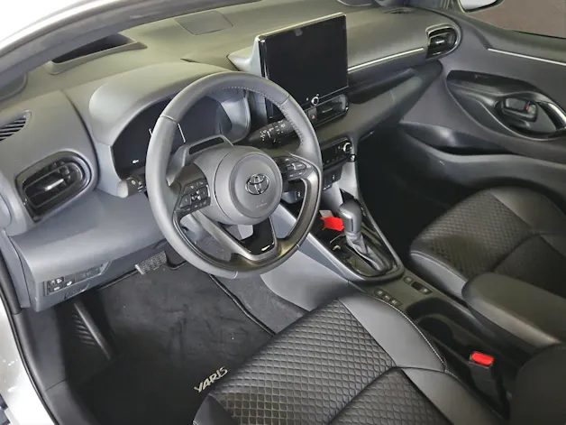 Toyota Yaris 1.5 VVT-i HSD Premium