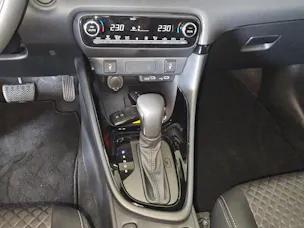 Toyota Yaris 1.5 VVT-i HSD Premium