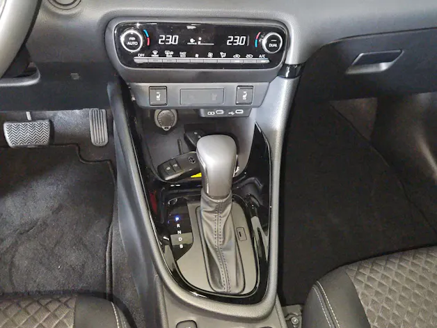 Toyota Yaris 1.5 VVT-i HSD Premium
