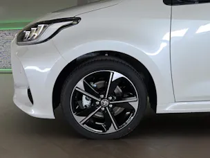 Toyota Yaris 1.5 VVT-i HSD Premium