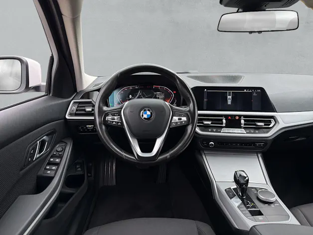 BMW 320d Touring Advantage xDrive G21 AHK