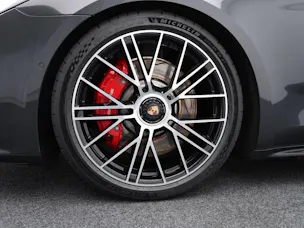 PORSCHE Panamera GTS