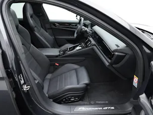 PORSCHE Panamera GTS