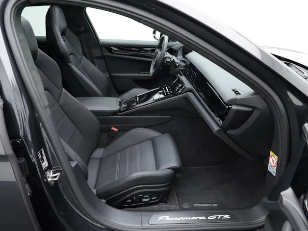 PORSCHE Panamera GTS