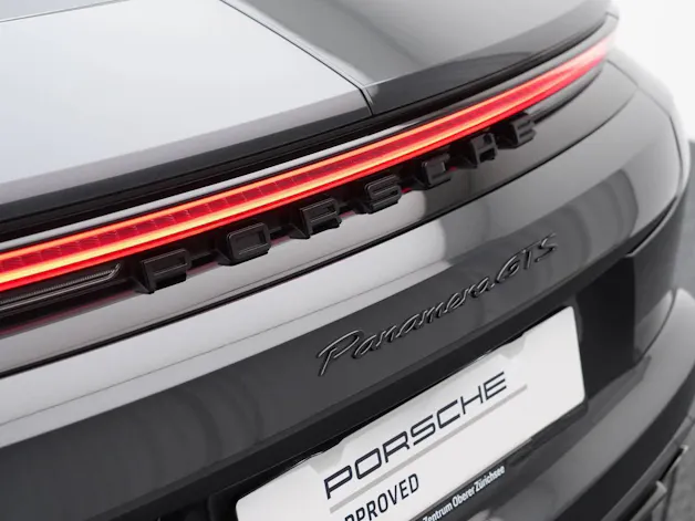 PORSCHE Panamera GTS