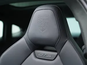 PORSCHE Panamera GTS