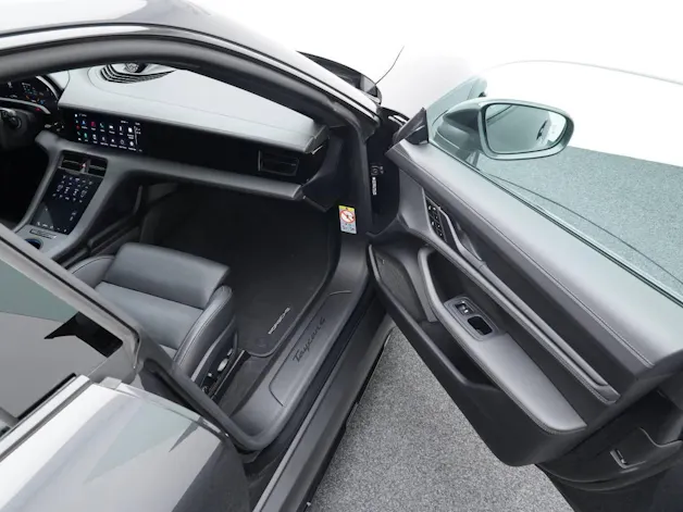 PORSCHE Taycan 4 Cross Turismo