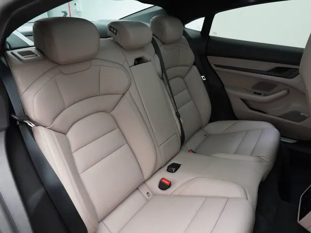 PORSCHE Taycan 4S