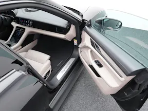 PORSCHE Taycan 4S