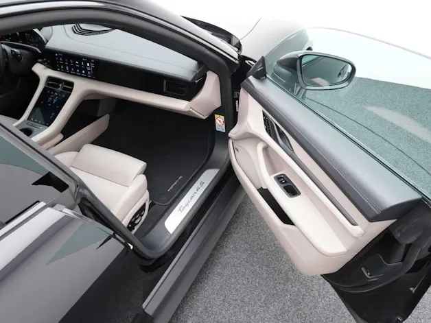 PORSCHE Taycan 4S