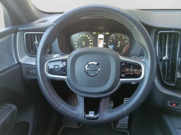 VOLVO XC60 2.0 T6 R-Design AWD