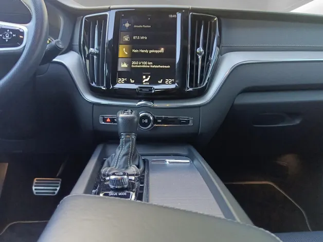 VOLVO XC60 2.0 T6 R-Design AWD