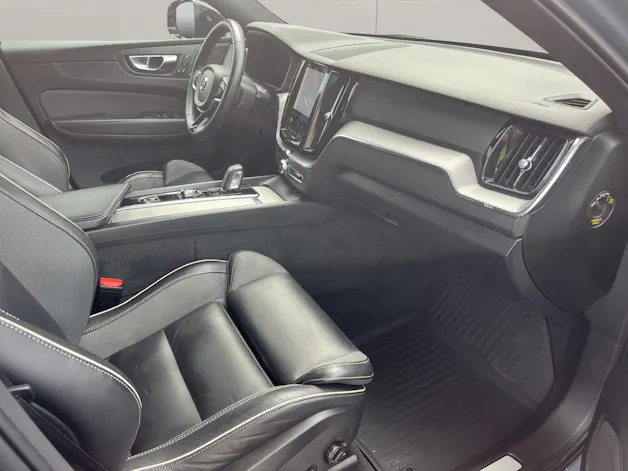 VOLVO XC60 2.0 T6 TE R-Design eAWD