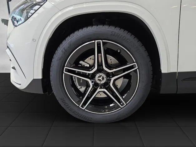 MERCEDES-BENZ GLA 200 Night Star H247