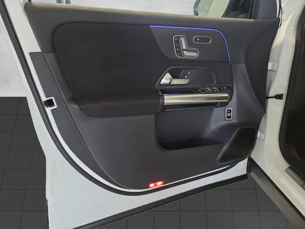 MERCEDES-BENZ GLA 200 Night Star H247