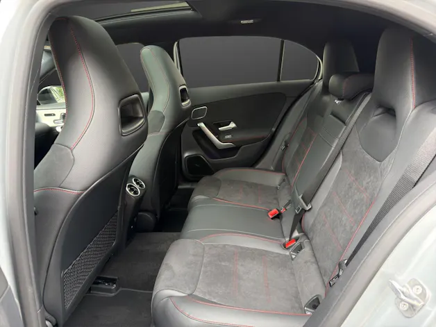 MERCEDES-BENZ A 220 4Matic 8G-DCT