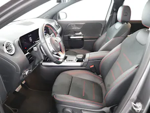 MERCEDES-BENZ GLA 200 AMG Line