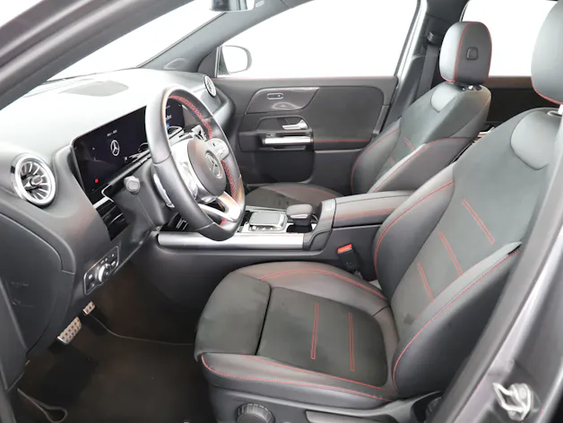 MERCEDES-BENZ GLA 200 AMG Line