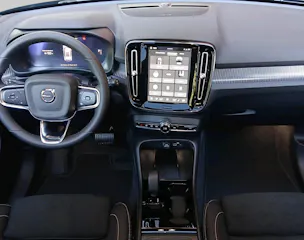 VOLVO EX40 Twin Black Edition AWD