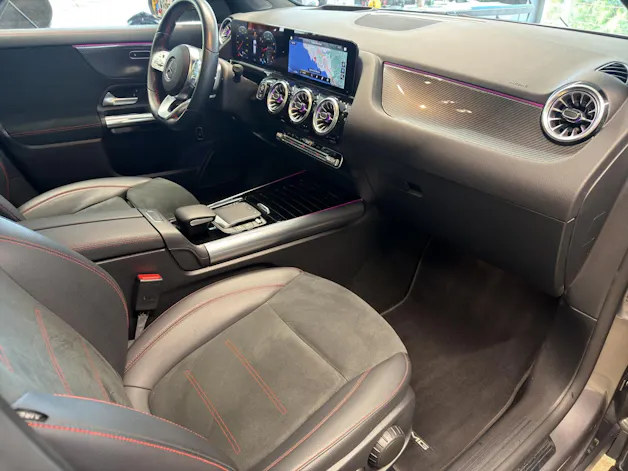 MERCEDES-BENZ GLA 250 AMG Line 4Matic