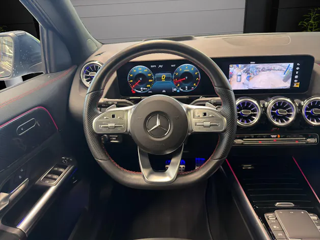MERCEDES-BENZ GLA 250 AMG Line 4Matic