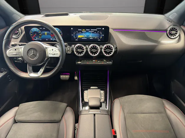 MERCEDES-BENZ GLA 250 AMG Line 4Matic