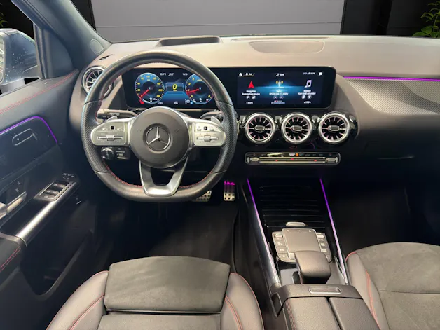 MERCEDES-BENZ GLA 250 AMG Line 4Matic
