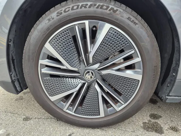 SKODA Enyaq iV 80x
