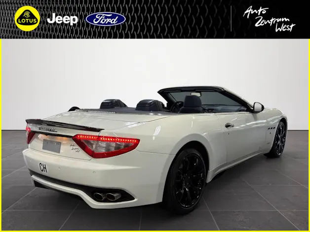 MASERATI Grancabrio 4.7 V8