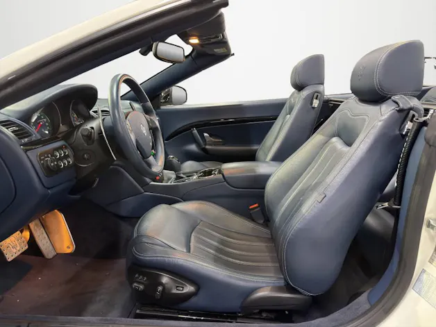 MASERATI Grancabrio 4.7 V8