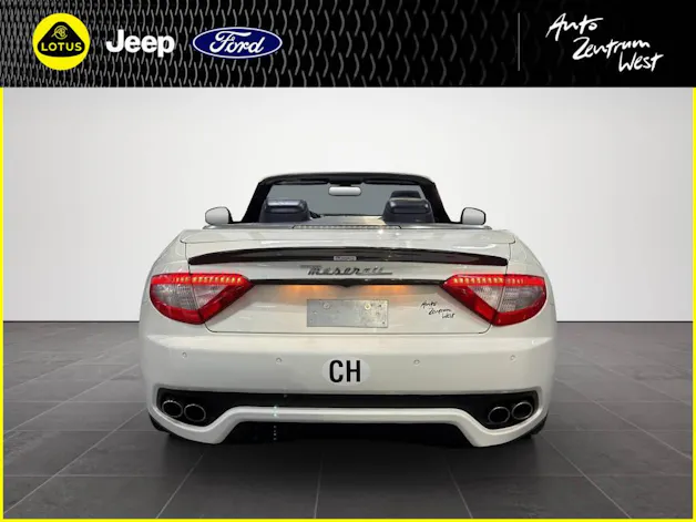 MASERATI Grancabrio 4.7 V8