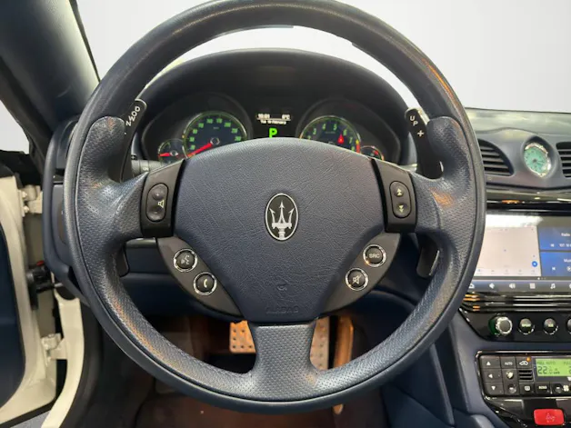 MASERATI Grancabrio 4.7 V8