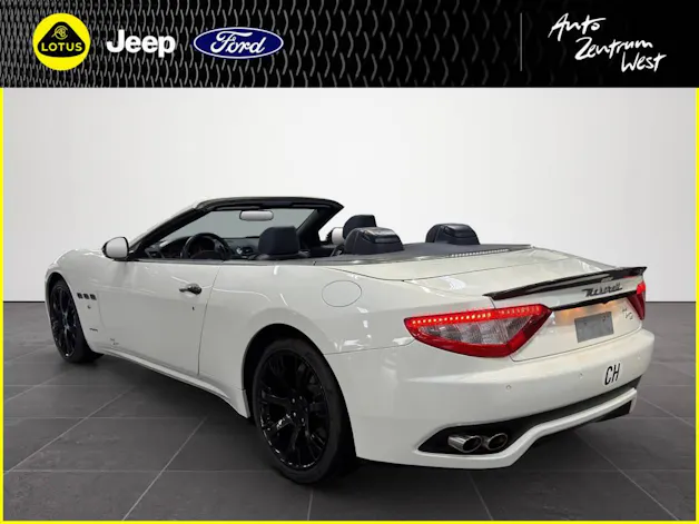 MASERATI Grancabrio 4.7 V8