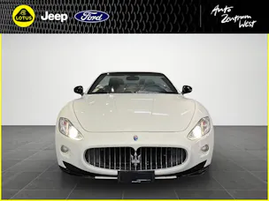 MASERATI Grancabrio 4.7 V8
